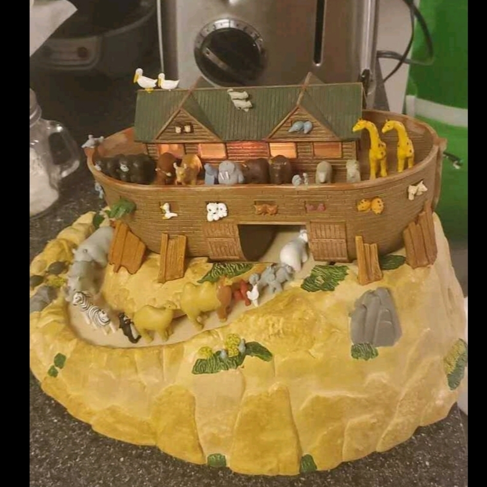Original Mr. Christmas Noah's Ark